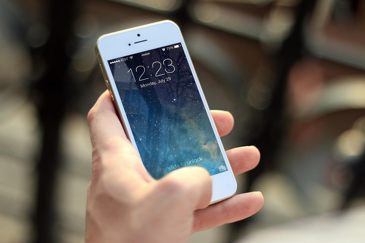 Background Task Scheduling for iOS and Android Without Battery Drain — cover image