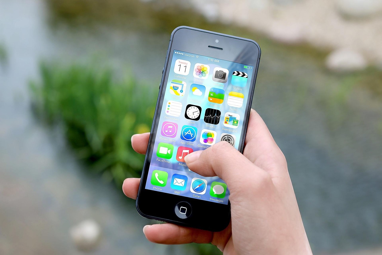 Flutter vs React Native vs Native: Choosing Your App Stack — cover image